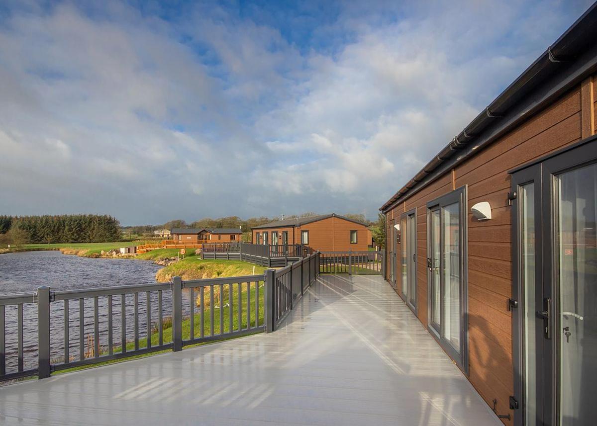 ホテル Westlands Country Park アナン エクステリア 写真